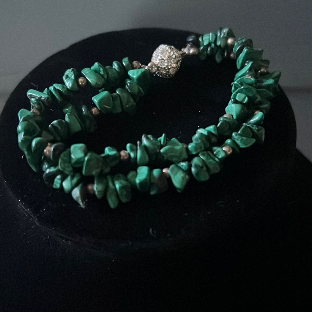 Emerald Green Stone Chip Bracelet With Magnetic Clasp